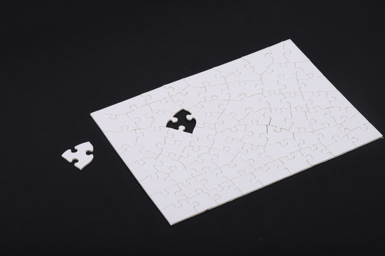 ราคาดี ปริศนาติดต่อกัน การเล่นไพ่ Black Spade Card ออนไลน์